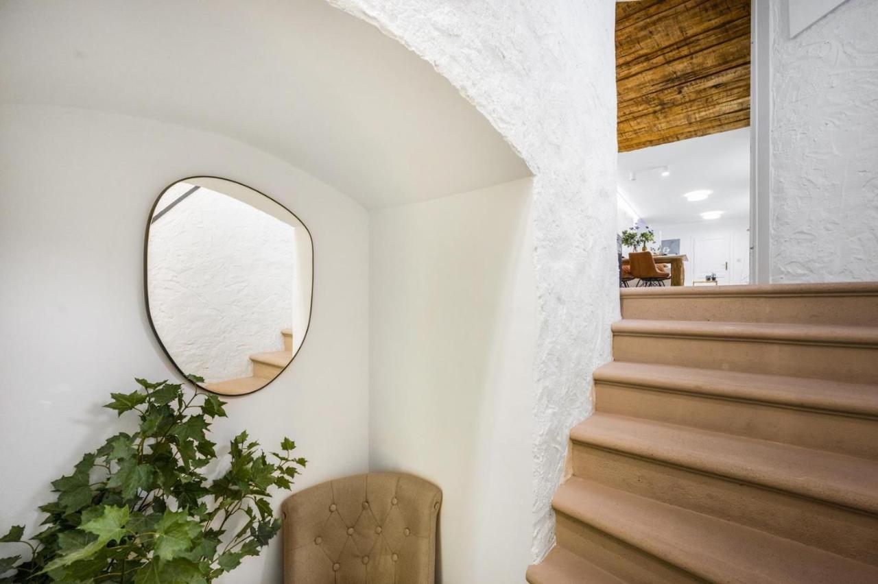 New Design & High Standard Apt From 16Th Century In Old Town-Free Parking Bratislava Exterior foto